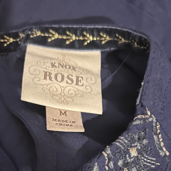 Knox Rose boho embroidered navy tunic top. Size M - Picture 3 of 5